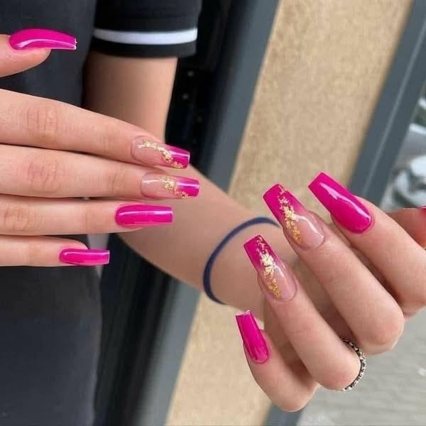 Vibrant and Bold Nail Art Designs Featuring Striking - Image 5