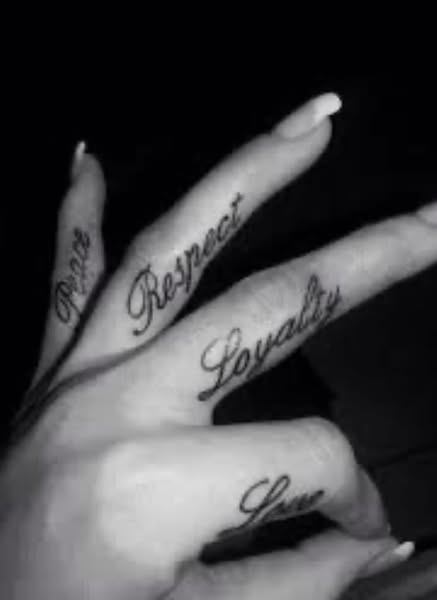 Some fingerHand Tattoo Ideas for the girlies thread - Image 4
