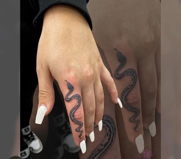 Some fingerHand Tattoo Ideas for the girlies thread - Image 5